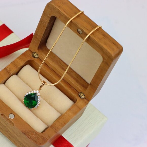 "Teardrop Green Pendant with Crystal Border in Rose Gold Finish, XPPT1613 - Picture 7 of 13